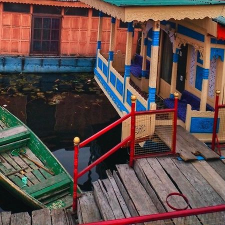 Lala Rukh Group Of Houseboats Hotell Srīnagar Exteriör bild