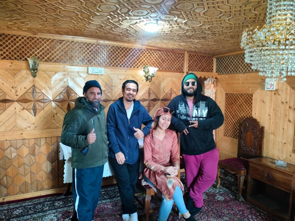 Lala Rukh Group Of Houseboats Hotell Srīnagar Exteriör bild