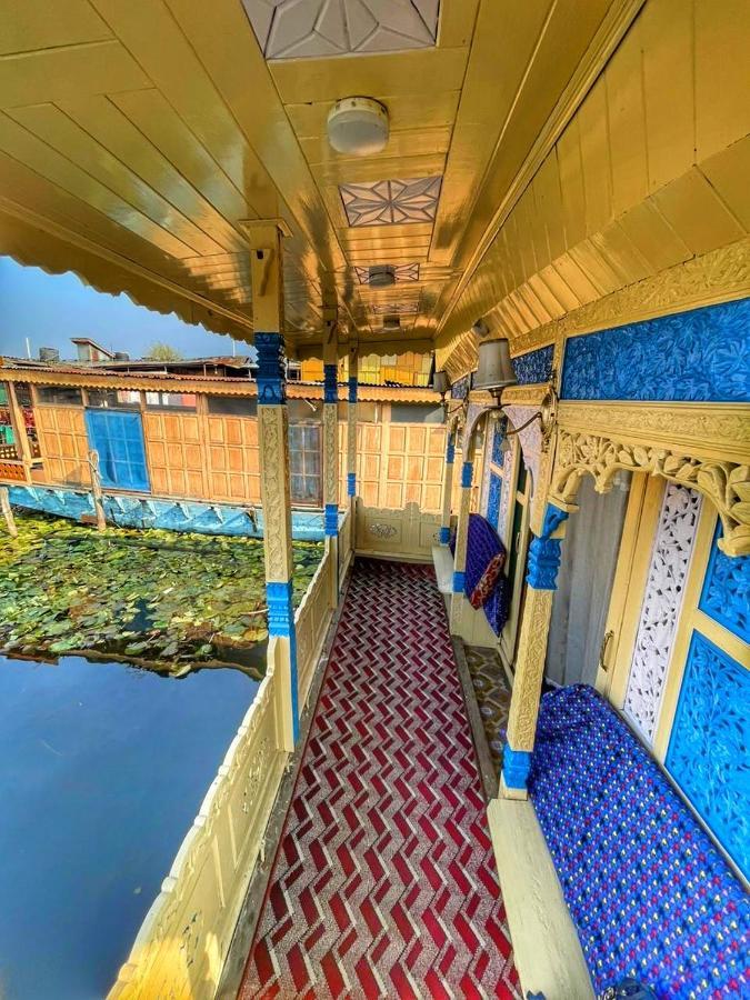 Lala Rukh Group Of Houseboats Hotell Srīnagar Exteriör bild
