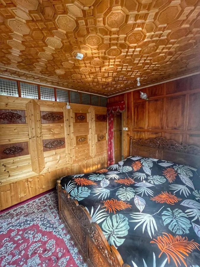 Lala Rukh Group Of Houseboats Hotell Srīnagar Exteriör bild