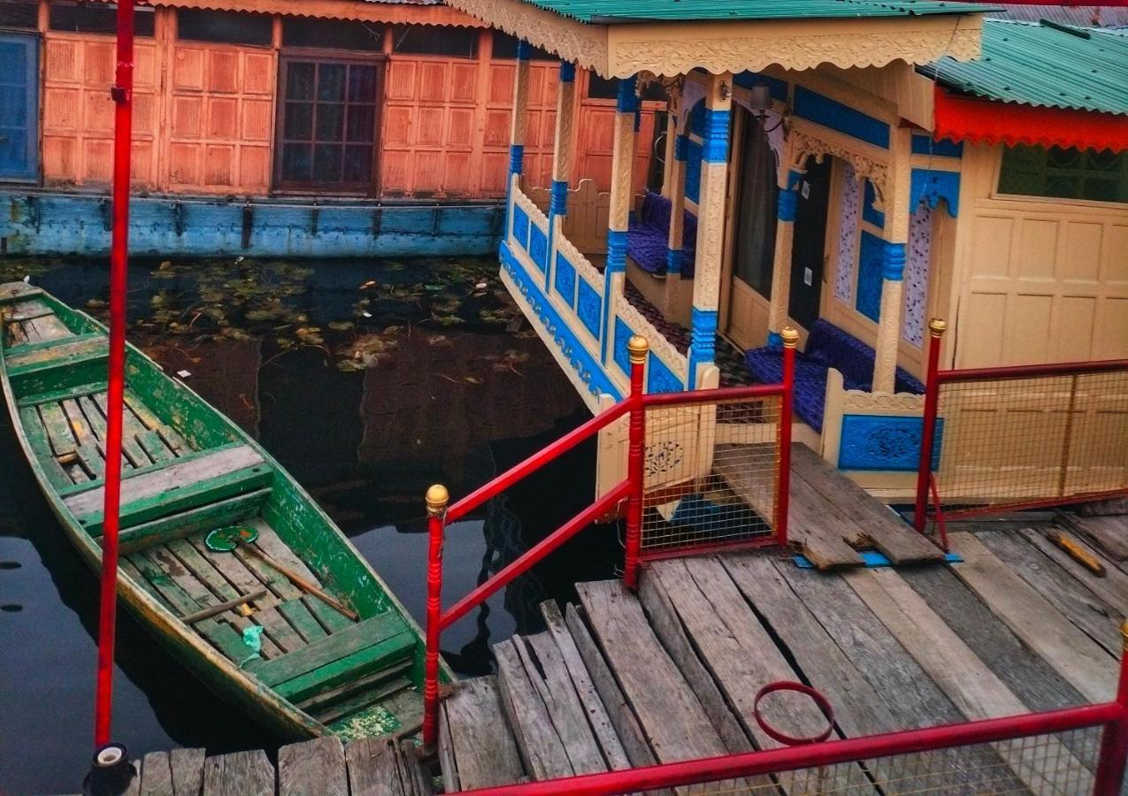 Lala Rukh Group Of Houseboats Hotell Srīnagar Exteriör bild