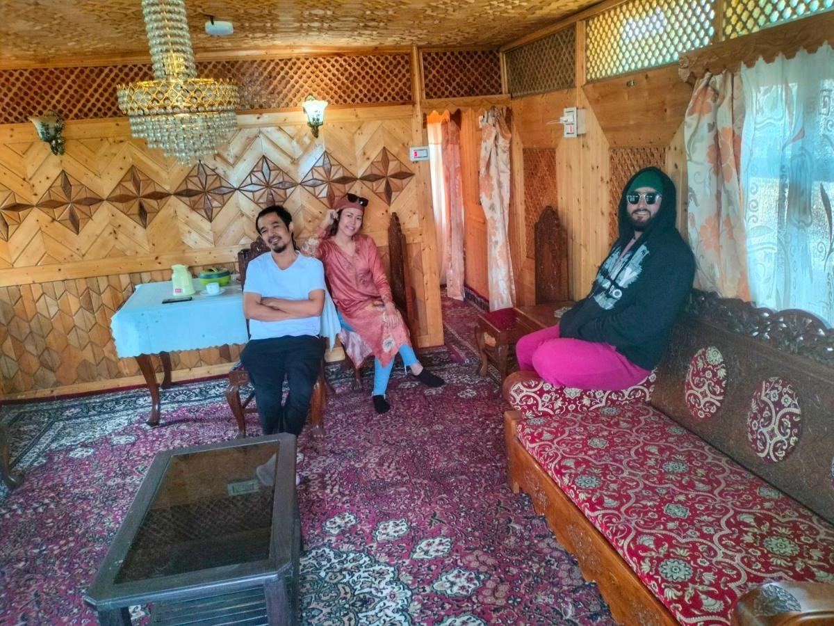 Lala Rukh Group Of Houseboats Hotell Srīnagar Exteriör bild