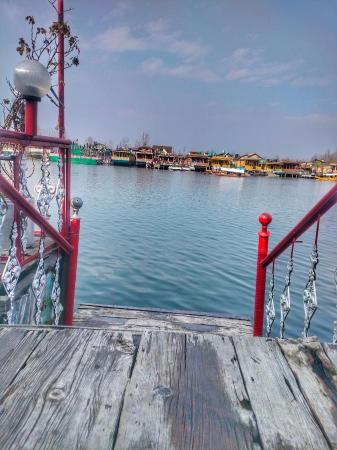 Lala Rukh Group Of Houseboats Hotell Srīnagar Exteriör bild