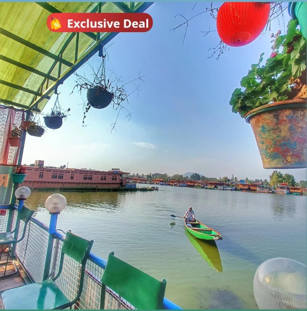 Lala Rukh Group Of Houseboats Hotell Srīnagar Exteriör bild