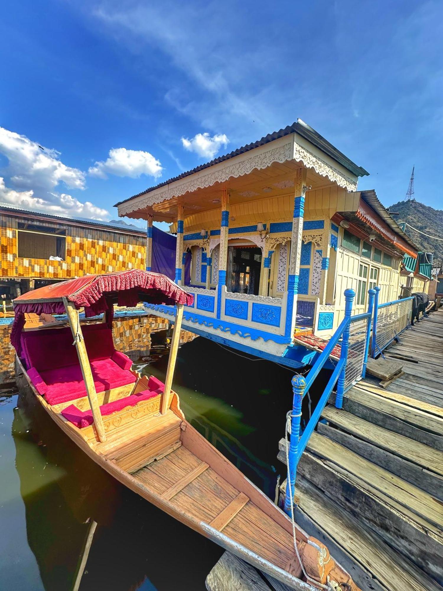 Lala Rukh Group Of Houseboats Hotell Srīnagar Exteriör bild