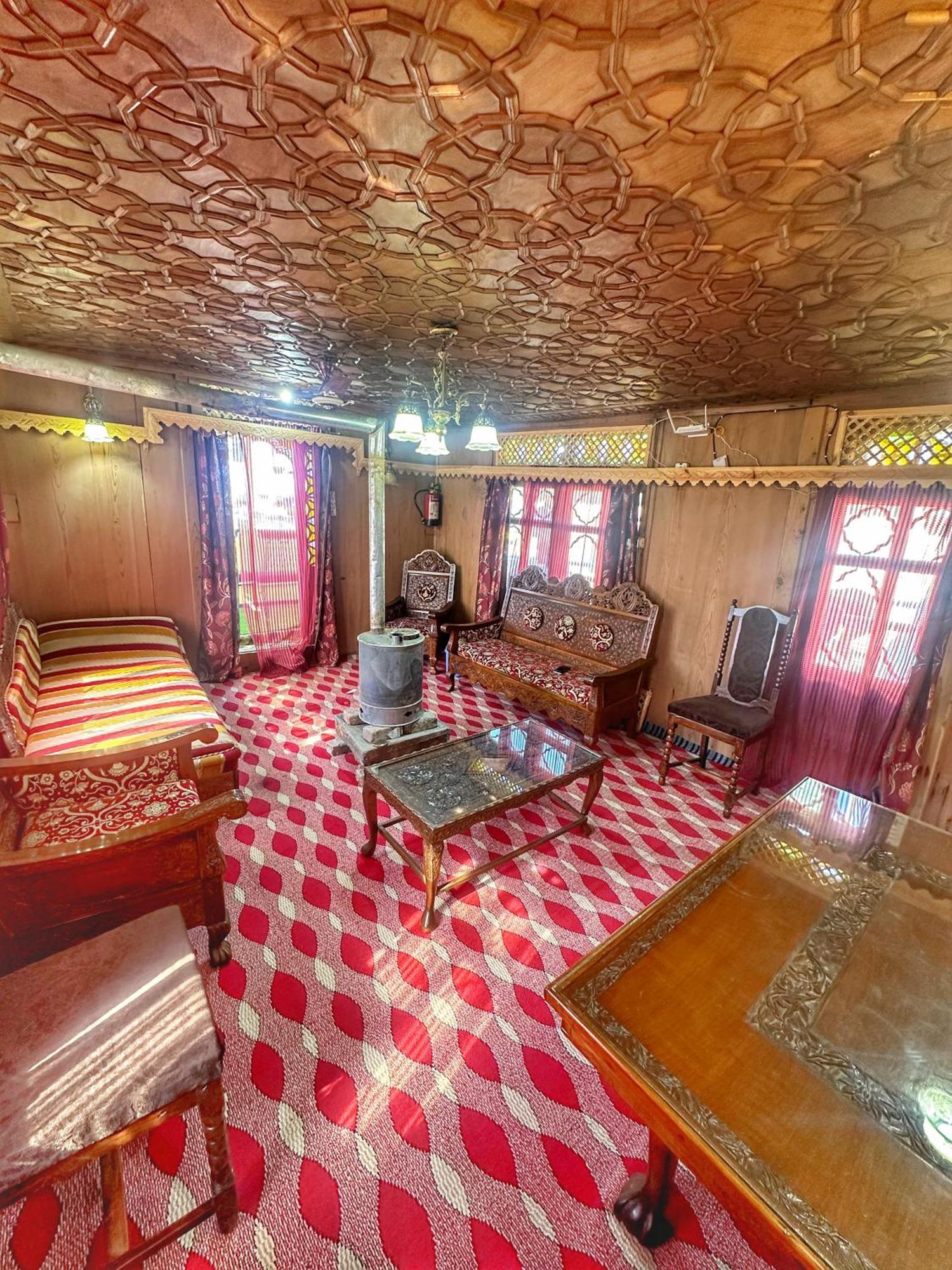 Lala Rukh Group Of Houseboats Hotell Srīnagar Exteriör bild
